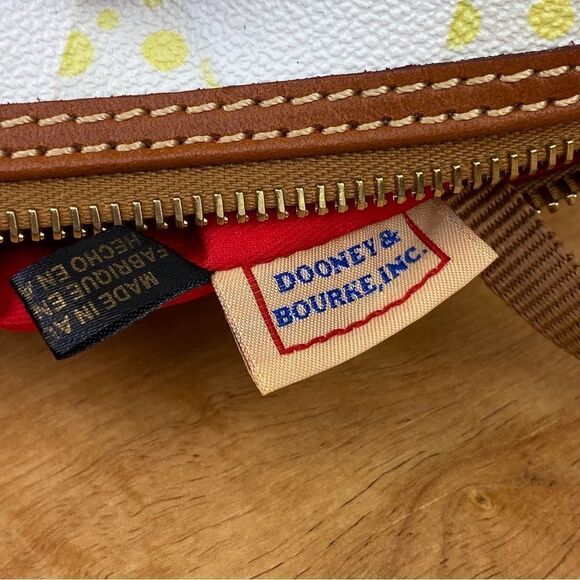 Dooney & Bourke Snowcone Barrel Shoulder Bag Purse White Pastel Leather - Picture 11 of 15